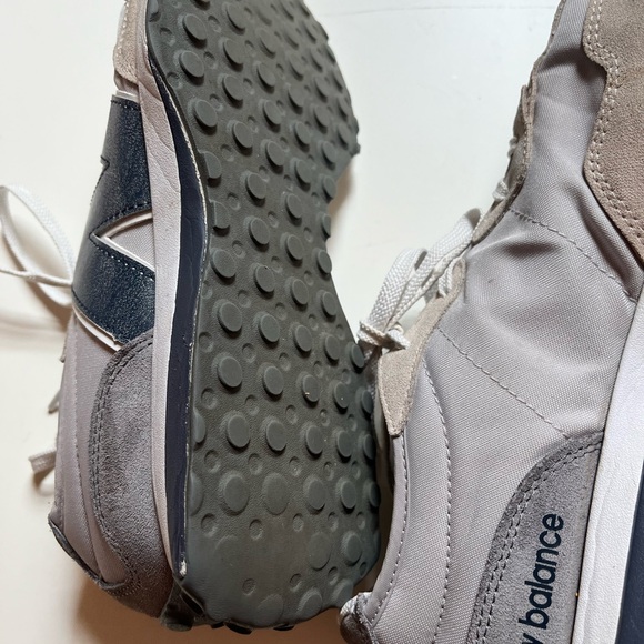 New Balance Foot Locker x 327 'Grey Day - Grey Navy' - Picture 6 of 11